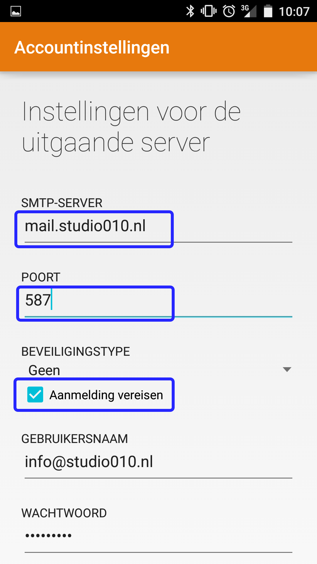 Voor uitgaande email geeft u dezelfde mailserver op, dus email.studio010.nl en gebruik poort 587. Aanmelding is vereist